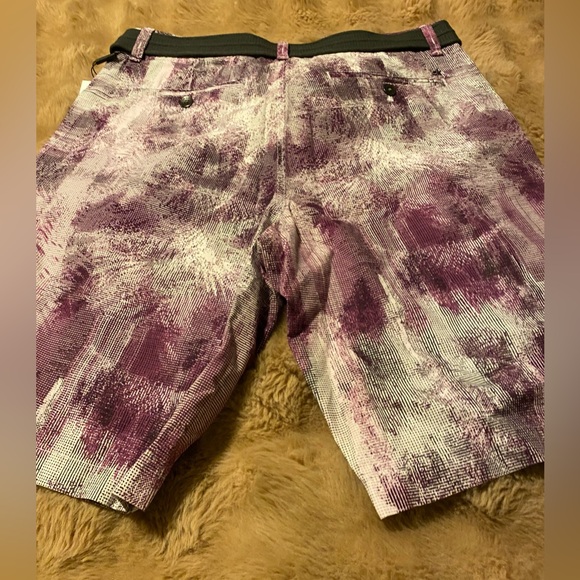 BNWT Size 32 Calvin Klein men’s shorts with belt - Picture 2 of 12